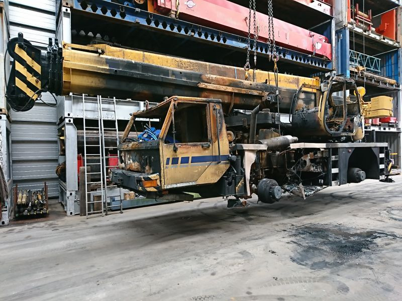 Terex 400 ATT for parts - Autogrúa: foto 1 Terex 400 ATT for parts - Autogrúa: foto 1