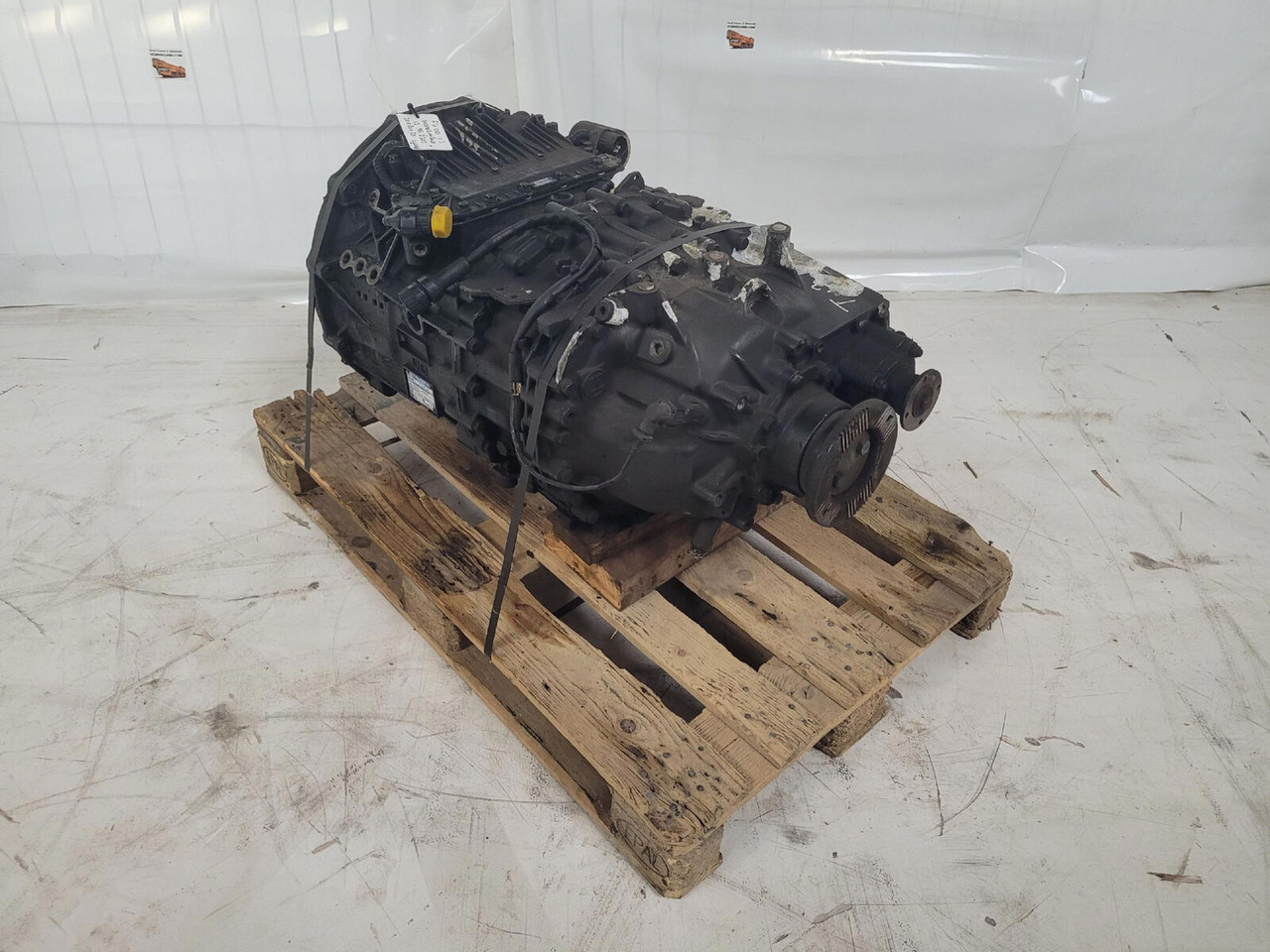 ZF GMK 3055 Gearbox ZF Astronic 12 AS 2302 - Caja de cambios para Autogrúa: foto 4 ZF GMK 3055 Gearbox ZF Astronic 12 AS 2302 - Caja de cambios para Autogrúa: foto 4
