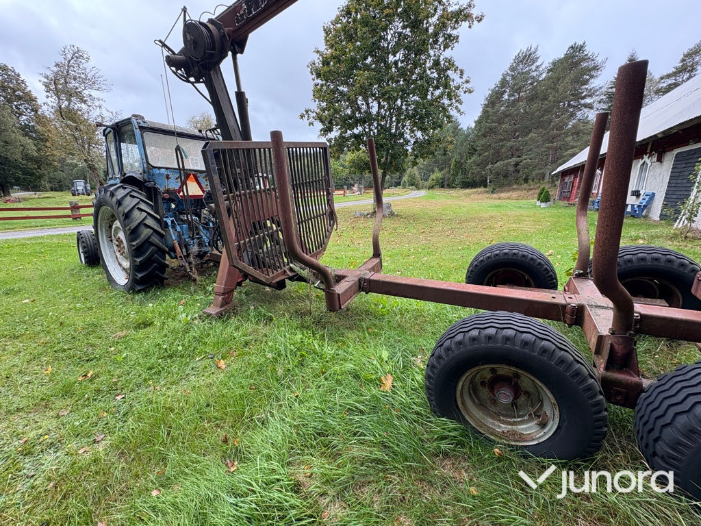 Ford 5000 med skogsvagn och kran - Tractor: foto 5 Ford 5000 med skogsvagn och kran - Tractor: foto 5