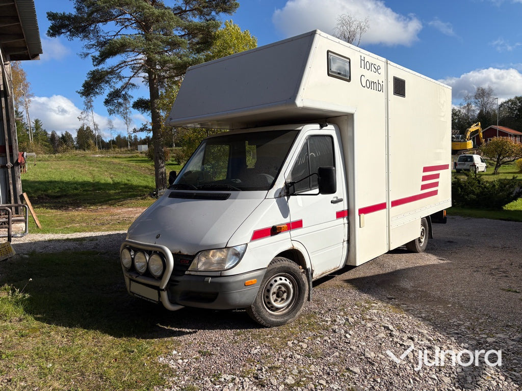 Hästtransport Mercedes-Benz 316 CDI - Autocaravana capuchina: foto 1 Hästtransport Mercedes-Benz 316 CDI - Autocaravana capuchina: foto 1