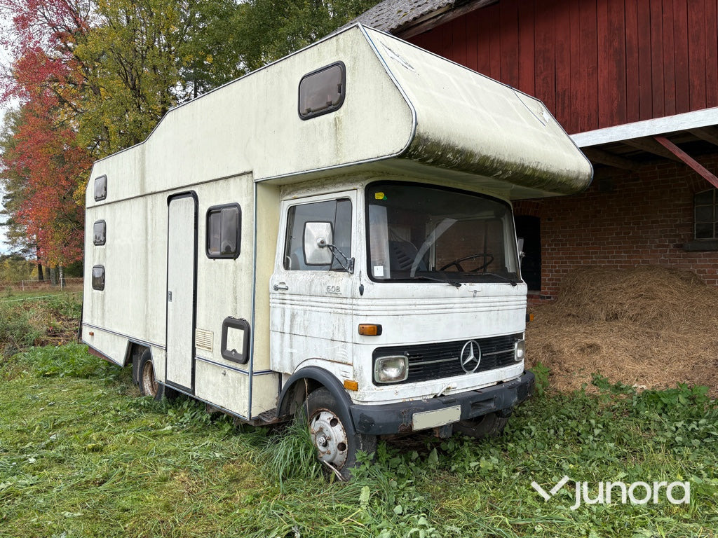 Husbil MERCEDES BENZ LP 608/32 - Autocaravana capuchina: foto 1 Husbil MERCEDES BENZ LP 608/32 - Autocaravana capuchina: foto 1