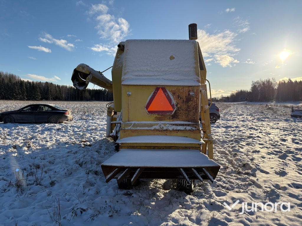 Skördetröska - New Holland Clayson 1520 - Cosechadora de granos: foto 5 Skördetröska - New Holland Clayson 1520 - Cosechadora de granos: foto 5