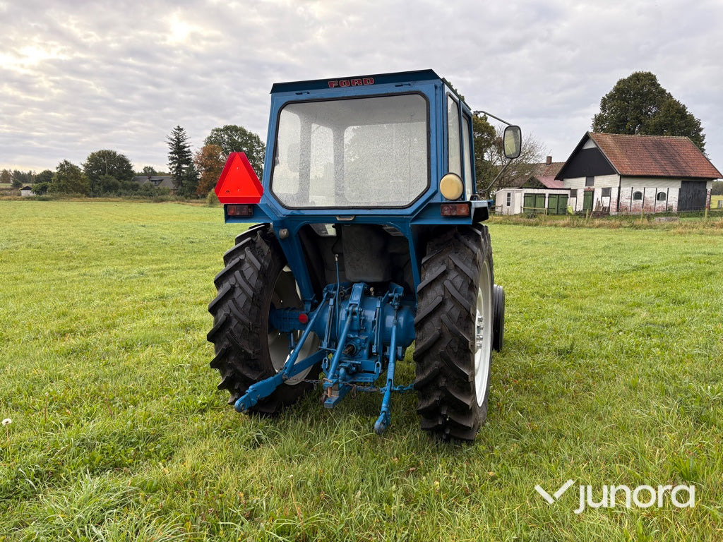 Traktor Ford 4000 - Tractor: foto 5 Traktor Ford 4000 - Tractor: foto 5