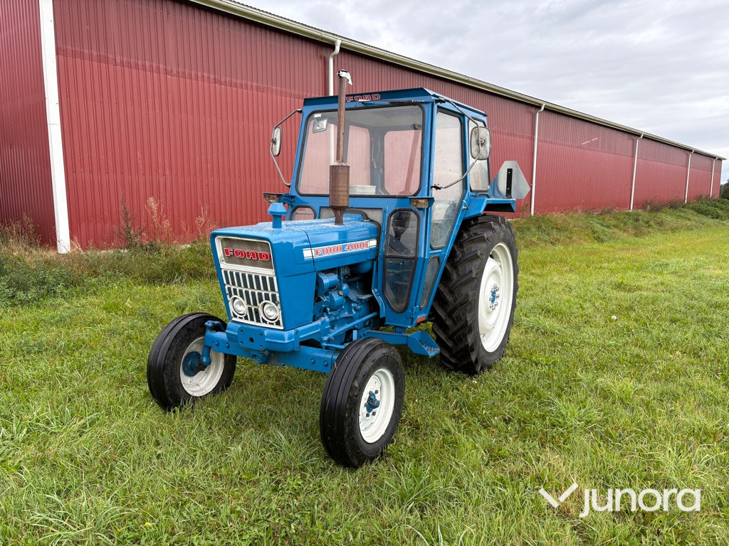 Traktor Ford 4000 - Tractor: foto 1 Traktor Ford 4000 - Tractor: foto 1