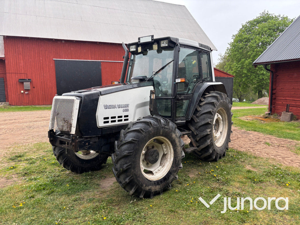 Traktor Valmet 6400 med lastare - Tractor: foto 1 Traktor Valmet 6400 med lastare - Tractor: foto 1