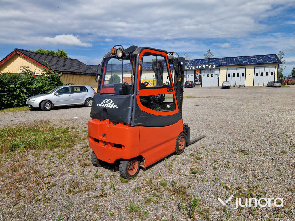 Truck Linde E20/600 - Carretilla elevadora eléctrica: foto 1 Truck Linde E20/600 - Carretilla elevadora eléctrica: foto 1