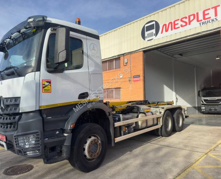 Mercedes Arocs 2645 K - Camión multibasculante: foto 1 Mercedes Arocs 2645 K - Camión multibasculante: foto 1