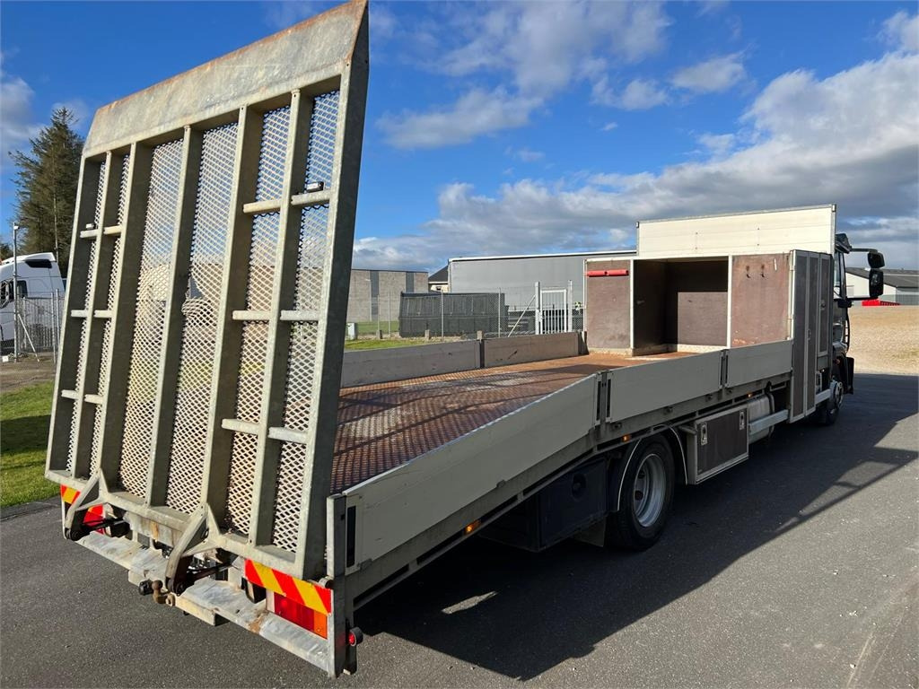 Iveco Euro Cargo 120 E22 - Camión portavehículos: foto 4 Iveco Euro Cargo 120 E22 - Camión portavehículos: foto 4