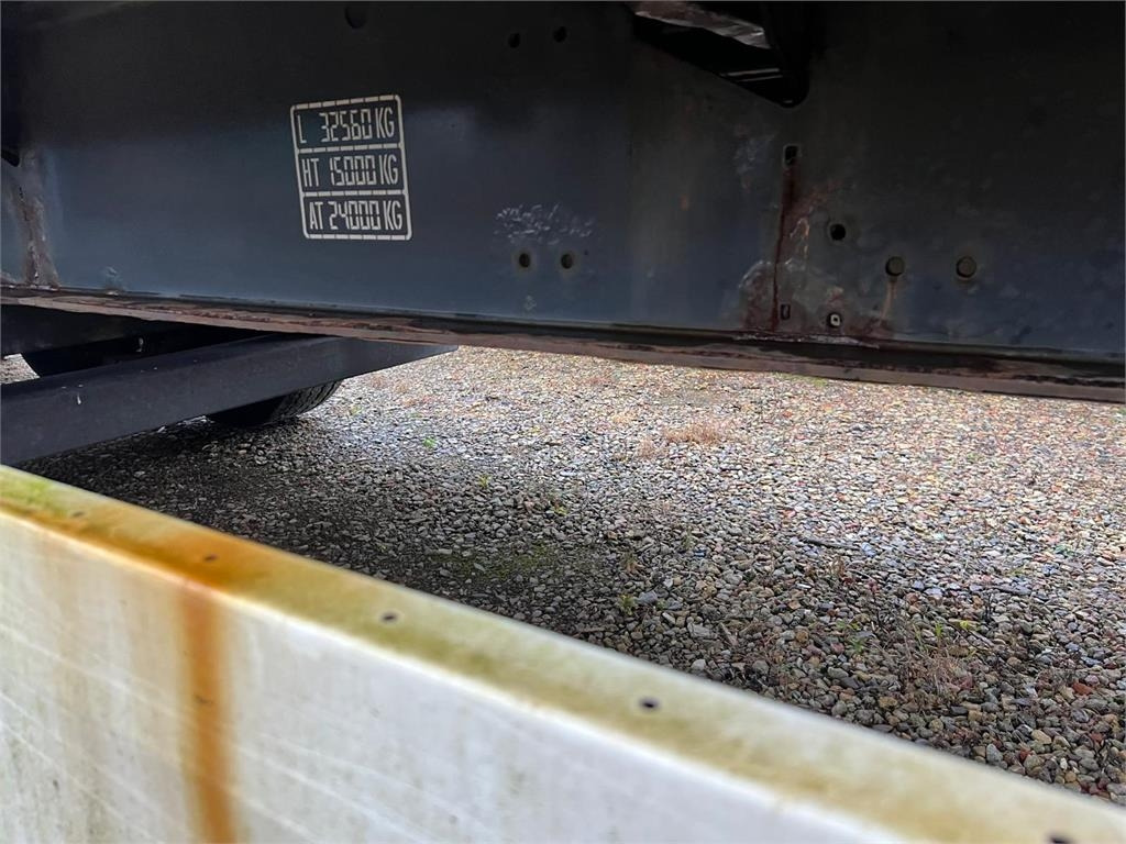 Krone 13,6 mtr - Semirremolque plataforma/ Caja abierta: foto 5 Krone 13,6 mtr - Semirremolque plataforma/ Caja abierta: foto 5