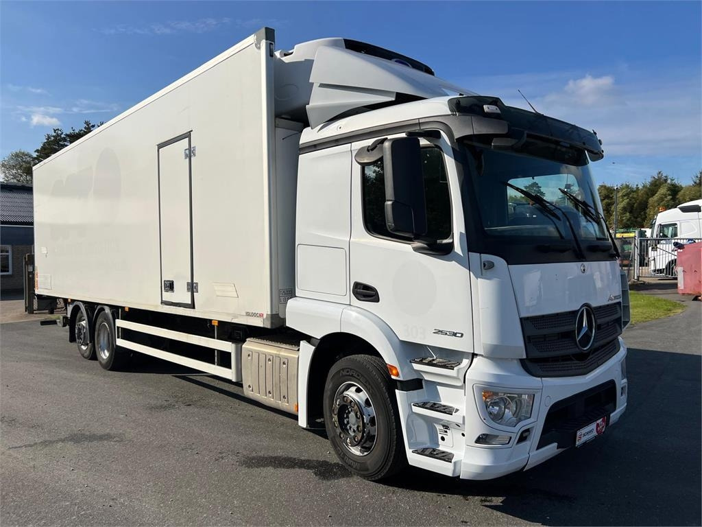 Mercedes-Benz Actros 2530 L 6x2*4 - Camión frigorífico: foto 2 Mercedes-Benz Actros 2530 L 6x2*4 - Camión frigorífico: foto 2
