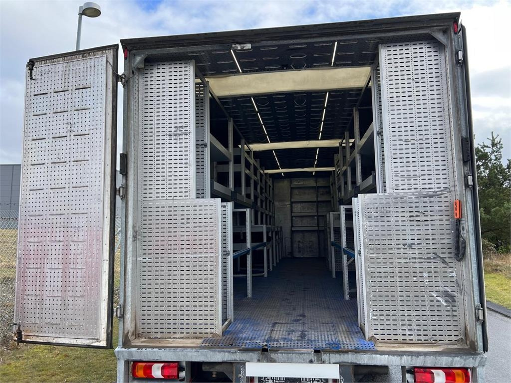 Mercedes-Benz Antos 1824 LnR - Camión caja cerrada: foto 1 Mercedes-Benz Antos 1824 LnR - Camión caja cerrada: foto 1