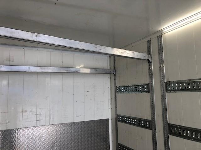 Mercedes-Benz Econic 1827 L - Camión caja cerrada: foto 4 Mercedes-Benz Econic 1827 L - Camión caja cerrada: foto 4