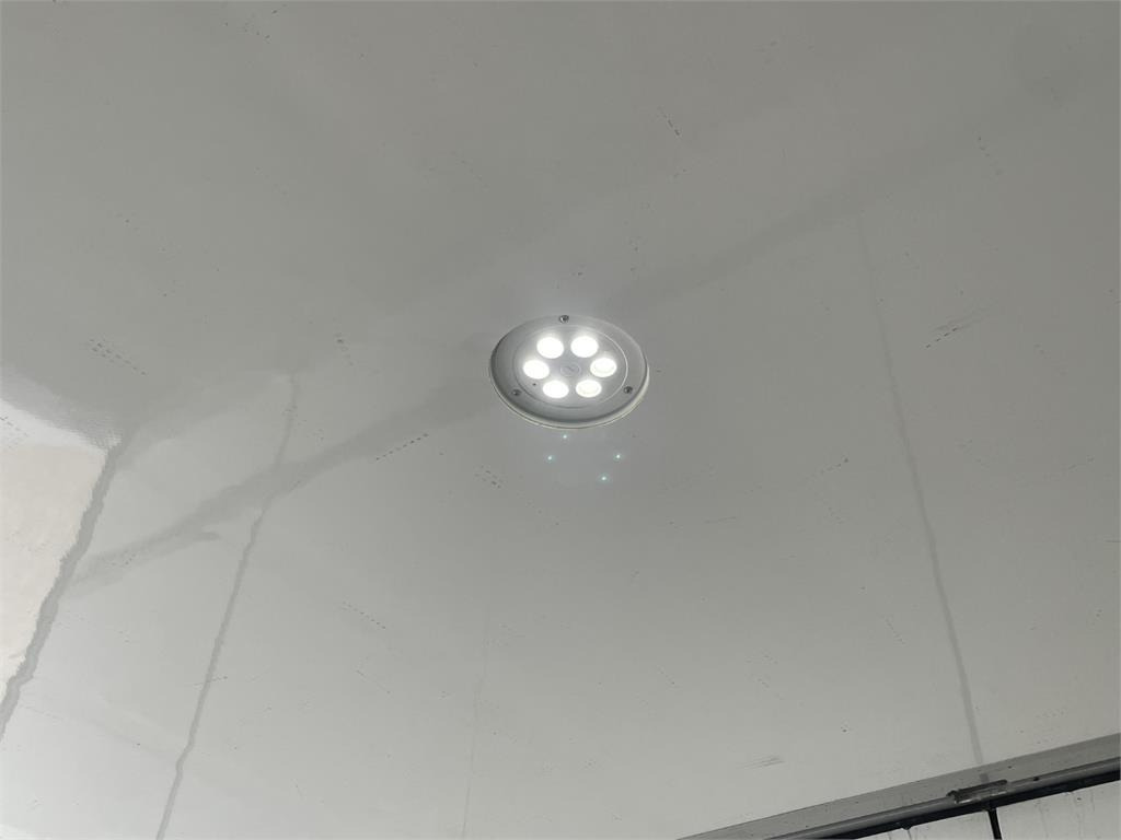 Camión caja cerrada Renault D280 Premium: foto 12 Camión caja cerrada Renault D280 Premium: foto 12