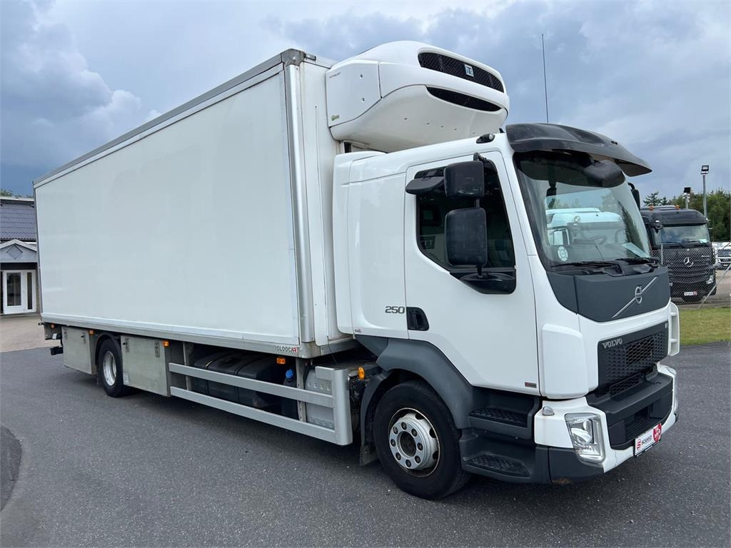 Volvo FL 250 16 ton - Camión frigorífico: foto 2 Volvo FL 250 16 ton - Camión frigorífico: foto 2
