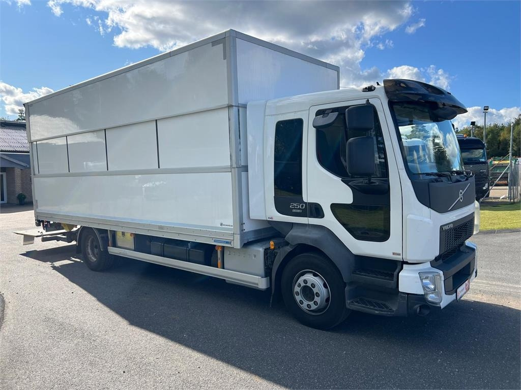 Volvo FL 250 16 ton - Camión caja cerrada: foto 4 Volvo FL 250 16 ton - Camión caja cerrada: foto 4