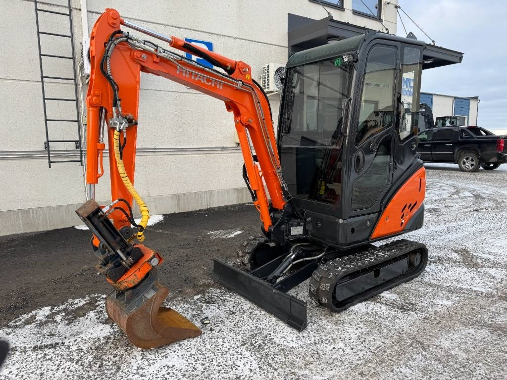 Hitachi MYYTY! SOLD! ZX 18-3 CLR Kallistaja ja pyöritys - Miniexcavadora: foto 2 Hitachi MYYTY! SOLD! ZX 18-3 CLR Kallistaja ja pyöritys - Miniexcavadora: foto 2