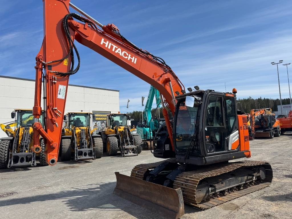 Hitachi ZX 135 USBL-7 Puskulevy - Excavadora de cadenas: foto 2 Hitachi ZX 135 USBL-7 Puskulevy - Excavadora de cadenas: foto 2