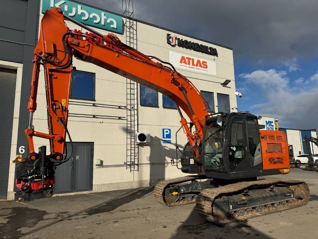 Hitachi ZX225USRLC-6 PYÖRITTÄJÄ, 3D-LAITTEET  - Excavadora de cadenas: foto 4 Hitachi ZX225USRLC-6 PYÖRITTÄJÄ, 3D-LAITTEET  - Excavadora de cadenas: foto 4