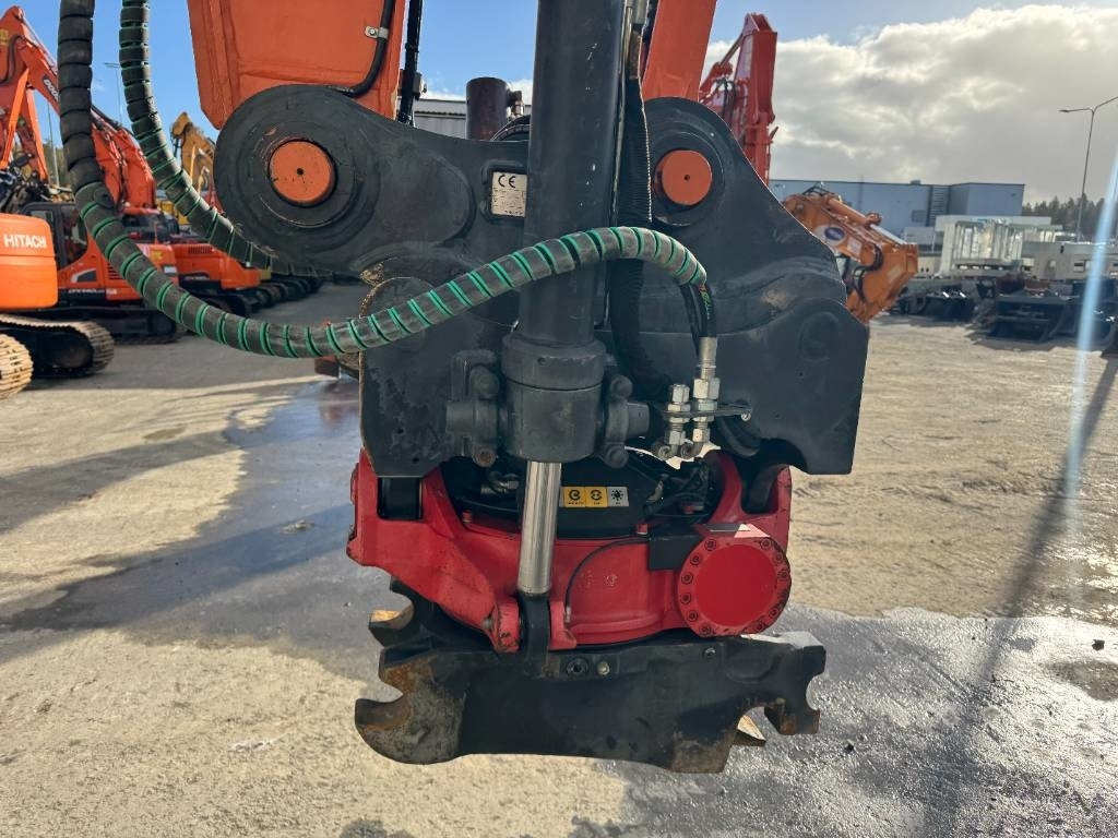 Hitachi ZX225USRLC-6 PYÖRITTÄJÄ, 3D-LAITTEET  - Excavadora de cadenas: foto 5 Hitachi ZX225USRLC-6 PYÖRITTÄJÄ, 3D-LAITTEET  - Excavadora de cadenas: foto 5