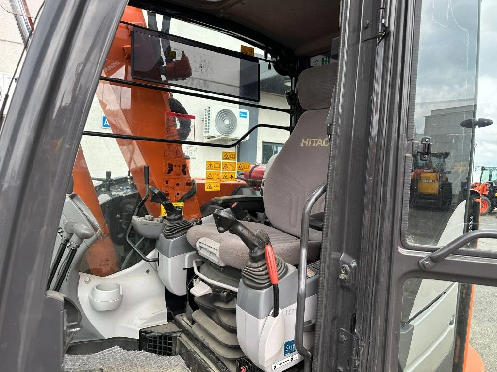 Hitachi ZX85US-5 800mm telat 6kpl työlaitteet mukaan - Miniexcavadora: foto 4 Hitachi ZX85US-5 800mm telat 6kpl työlaitteet mukaan - Miniexcavadora: foto 4