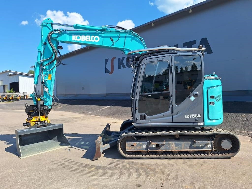Miniexcavadora Kobelco MYYTY! SOLD! SK75SR-7 HUIPPUVARUSTEET: foto 1