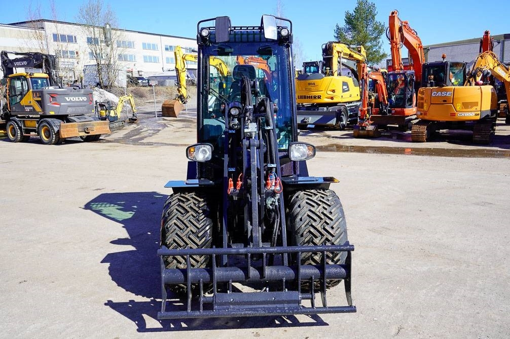 Kubota RT250-2 UUSI KONE! - Cargadora articulada: foto 4 Kubota RT250-2 UUSI KONE! - Cargadora articulada: foto 4
