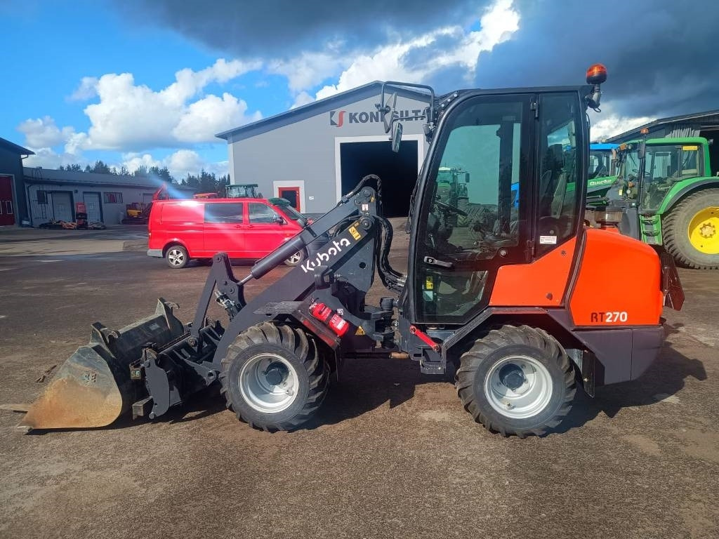 Kubota RT270 KAUHA+PIIKIT - Cargadora articulada: foto 1 Kubota RT270 KAUHA+PIIKIT - Cargadora articulada: foto 1