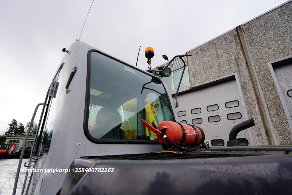 Miniexcavadora New Holland E70BSR ENGCON PIHDEILLÄ: foto 15