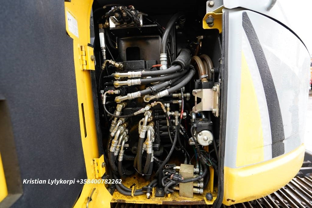Miniexcavadora New Holland E70BSR ENGCON PIHDEILLÄ: foto 18