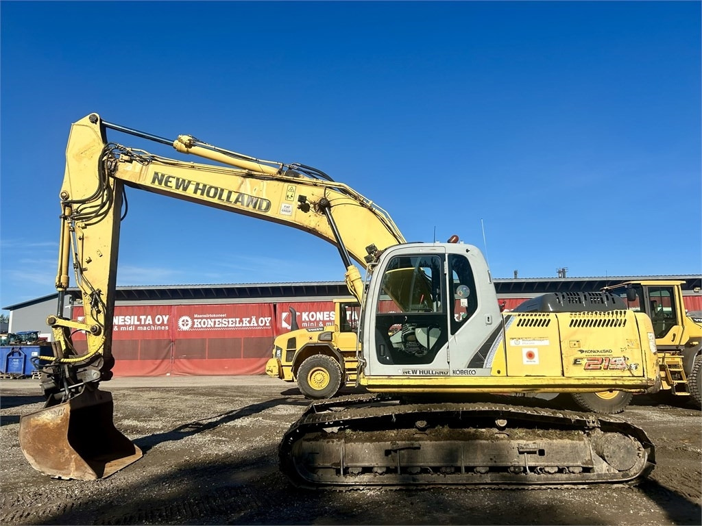 New Holland MYYTY! SOLD! E215B KAUHALLA - Excavadora de cadenas: foto 1 New Holland MYYTY! SOLD! E215B KAUHALLA - Excavadora de cadenas: foto 1