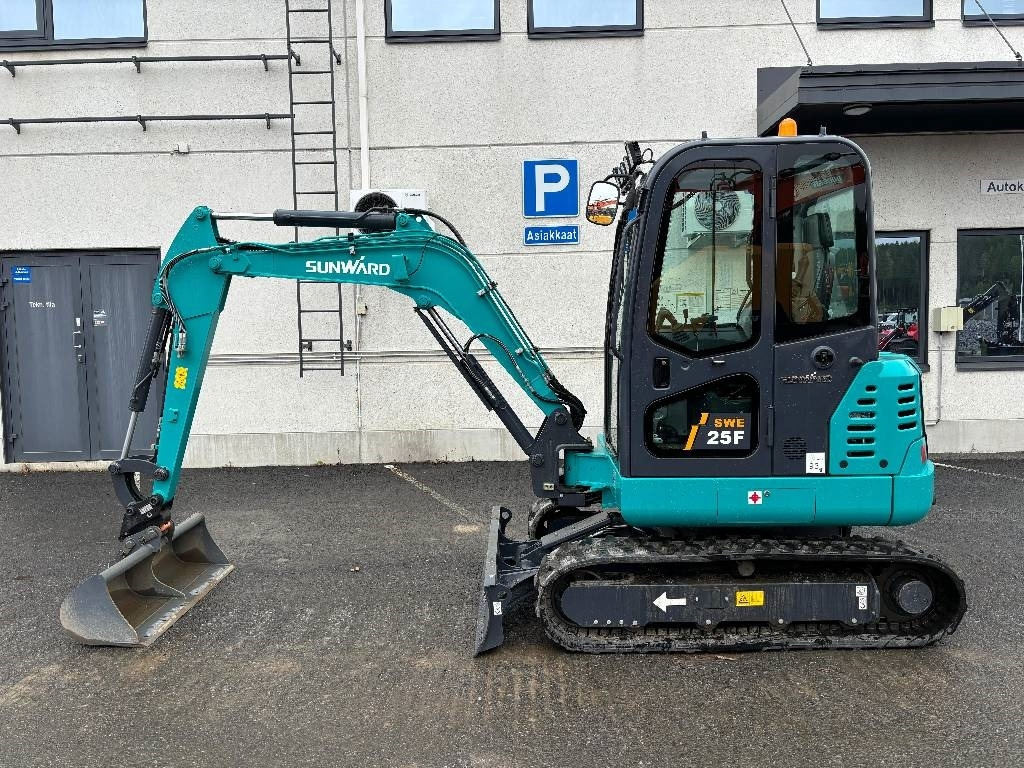 Sunward SWE25F KUIN UUSI - Miniexcavadora: foto 1 Sunward SWE25F KUIN UUSI - Miniexcavadora: foto 1