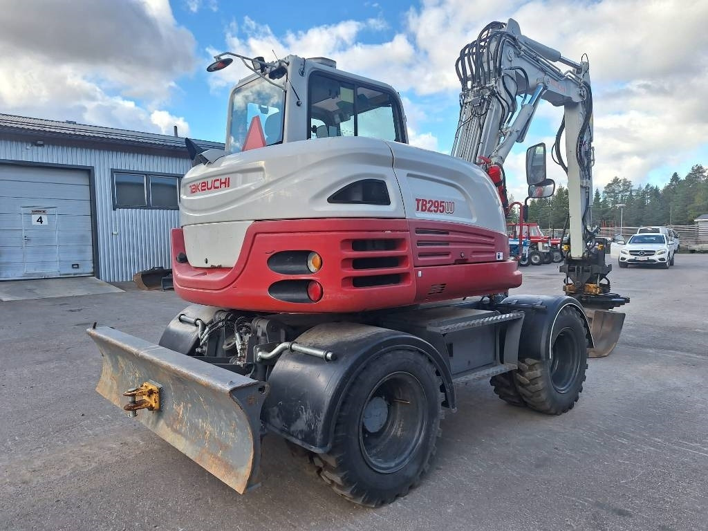 Takeuchi TB295W PYÖRITTÄJÄLLÄ - Excavadora de ruedas: foto 4 Takeuchi TB295W PYÖRITTÄJÄLLÄ - Excavadora de ruedas: foto 4