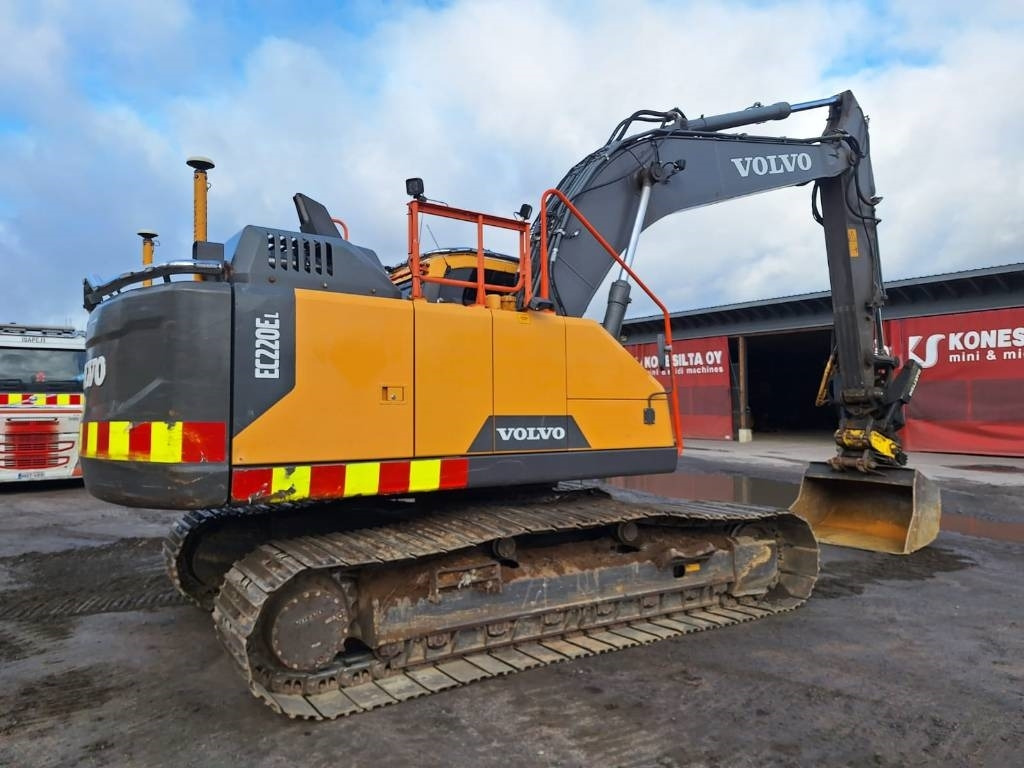 Volvo EC220EL HUIPPUVARUSTEILLA - Excavadora de cadenas: foto 4 Volvo EC220EL HUIPPUVARUSTEILLA - Excavadora de cadenas: foto 4