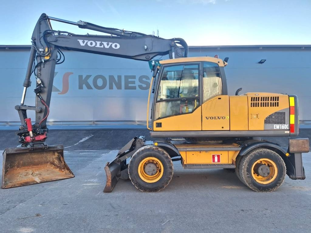 Volvo EW160C PYÖRITTÄJÄLLÄ - Excavadora de ruedas: foto 1 Volvo EW160C PYÖRITTÄJÄLLÄ - Excavadora de ruedas: foto 1