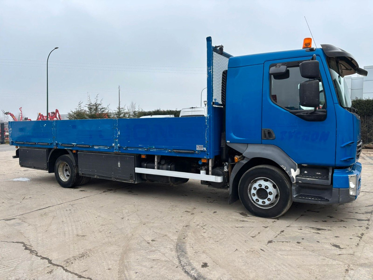 Volvo FL7-240. Pritsche 6.80m. EU5. - Camión caja abierta: foto 1 Volvo FL7-240. Pritsche 6.80m. EU5. - Camión caja abierta: foto 1
