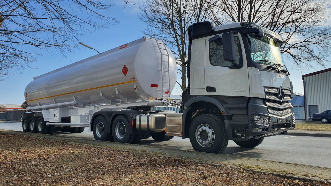Sievering 40000 LITRE ADR FUEL TANK SEMI-TRAILER FOR MERCEDES ACTROS - Semirremolque cisterna: foto 1 Sievering 40000 LITRE ADR FUEL TANK SEMI-TRAILER FOR MERCEDES ACTROS - Semirremolque cisterna: foto 1