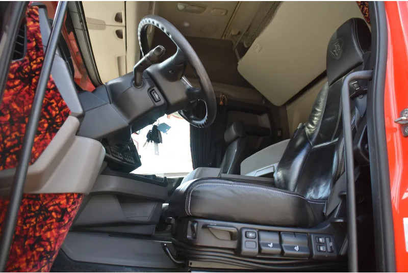 Scania R450 NGS 4x2NB - RETARDER - FULL AIR - PARK. AIRCO - PTO - LEATHER SEATS - 2 x FUEL TANKS - EXCELLENT CONDITION - - Cabeza tractora: foto 4 Scania R450 NGS 4x2NB - RETARDER - FULL AIR - PARK. AIRCO - PTO - LEATHER SEATS - 2 x FUEL TANKS - EXCELLENT CONDITION - - Cabeza tractora: foto 4