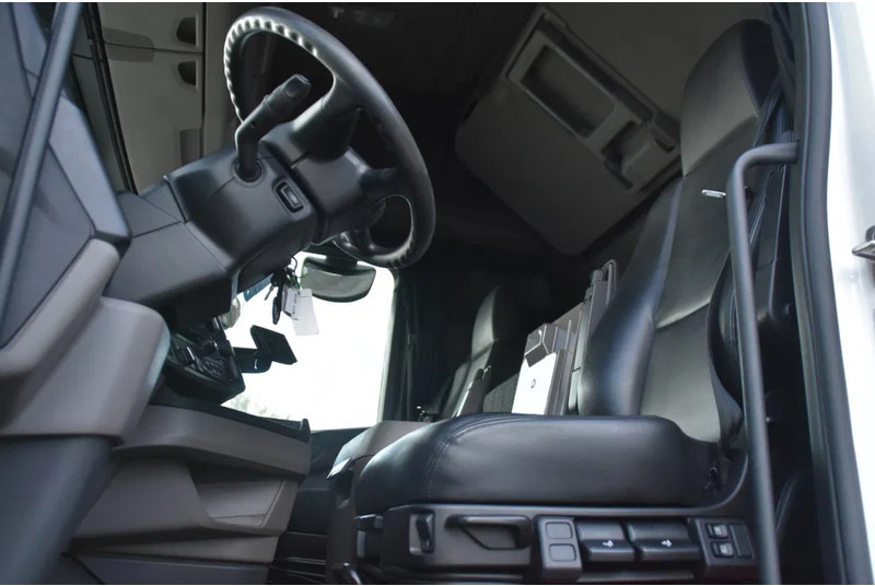 Scania S410 NGS 4x2EB MEGA 95 cm or 103 cm driving height - RETARDER - 781 TKM - FULL AIR - PARK. AIRCO - LEATHER SEATS - 2 x FUEL TANK - Cabeza tractora: foto 4 Scania S410 NGS 4x2EB MEGA 95 cm or 103 cm driving height - RETARDER - 781 TKM - FULL AIR - PARK. AIRCO - LEATHER SEATS - 2 x FUEL TANK - Cabeza tractora: foto 4