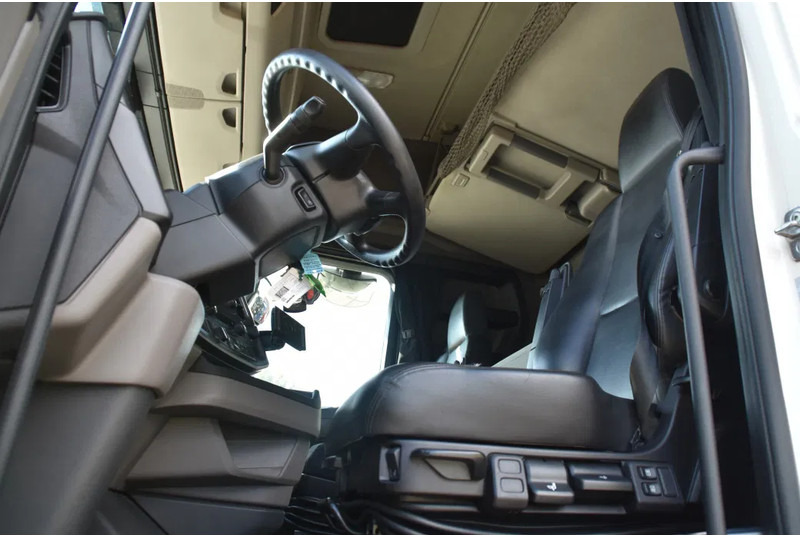 Scania S410 NGS 4x2EB MEGA 95 cm or 103 cm driving height - RETARDER - 806 TKM - FULL AIR - PARK. AIRCO - LEATHER SEATS - 2 x FUEL TANK - Cabeza tractora: foto 4 Scania S410 NGS 4x2EB MEGA 95 cm or 103 cm driving height - RETARDER - 806 TKM - FULL AIR - PARK. AIRCO - LEATHER SEATS - 2 x FUEL TANK - Cabeza tractora: foto 4