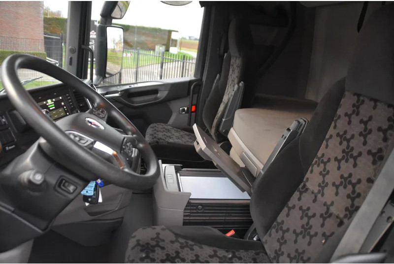 Scania S450 NGS 4x2NB - FULL AIR - 674 TKM - RETARDER - PARK. AIRCO - NAVI - 2 x FUEL TANKS - LED - - Cabeza tractora: foto 5 Scania S450 NGS 4x2NB - FULL AIR - 674 TKM - RETARDER - PARK. AIRCO - NAVI - 2 x FUEL TANKS - LED - - Cabeza tractora: foto 5
