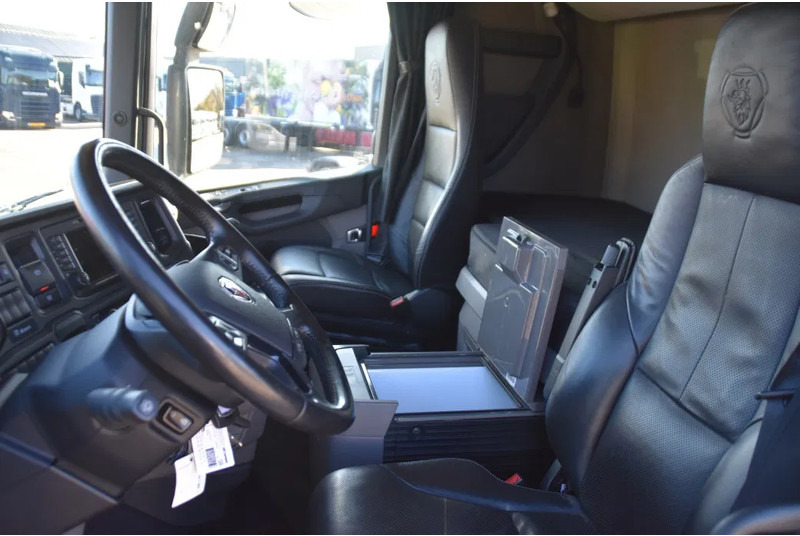 Scania S460 NGS 4x2NB - ONLY 112 TKM - FULL AIR - PARK. AIRCO - LEATHER SEATS - 2 x FUEL TANKS - LED LIGHTS - EXCELLENT CONDITION - - Cabeza tractora: foto 5 Scania S460 NGS 4x2NB - ONLY 112 TKM - FULL AIR - PARK. AIRCO - LEATHER SEATS - 2 x FUEL TANKS - LED LIGHTS - EXCELLENT CONDITION - - Cabeza tractora: foto 5