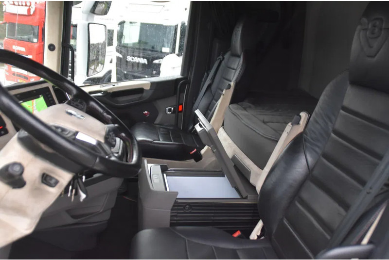 Scania S660 V8 NGS 4x2NB - NEW TACHO - RETARDER - FULL AIR - PARK. AIRCO - LEATHER SEATS - 2 x FUEL TANKS - ALCOA'S - LED - - Cabeza tractora: foto 5 Scania S660 V8 NGS 4x2NB - NEW TACHO - RETARDER - FULL AIR - PARK. AIRCO - LEATHER SEATS - 2 x FUEL TANKS - ALCOA'S - LED - - Cabeza tractora: foto 5