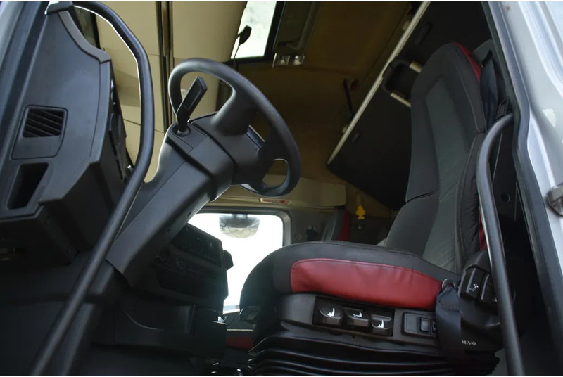 Volvo FH 420 Globe 4x2 - ADR FL - ONLY 670 TKM - PTO - AIRCO - DIFF. LOCK - GOOD CONDITION - - Cabeza tractora: foto 4 Volvo FH 420 Globe 4x2 - ADR FL - ONLY 670 TKM - PTO - AIRCO - DIFF. LOCK - GOOD CONDITION - - Cabeza tractora: foto 4