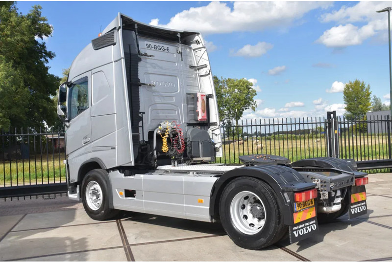 Volvo FH 420 Globe 4x2 - ADR FL - ONLY 670 TKM - PTO - AIRCO - DIFF. LOCK - GOOD CONDITION - - Cabeza tractora: foto 3 Volvo FH 420 Globe 4x2 - ADR FL - ONLY 670 TKM - PTO - AIRCO - DIFF. LOCK - GOOD CONDITION - - Cabeza tractora: foto 3