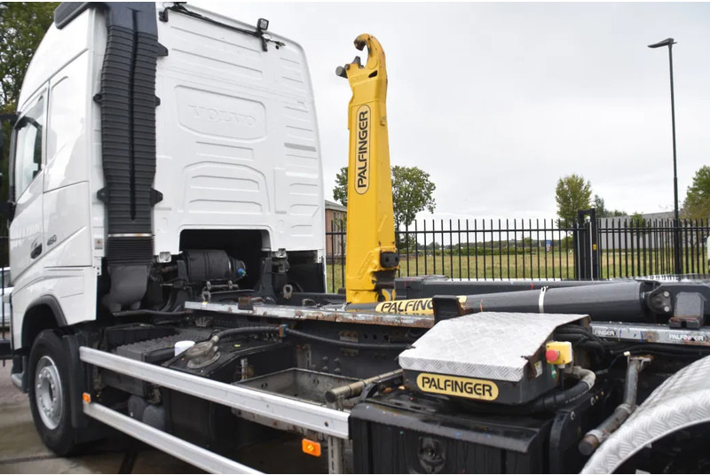 Volvo FH 460 Globe 6x2*4 - HOOKLIFT - 740 TKM - PARK. AIRCO - WHEELBASE: 480 CM - TOP CONDITION - - Camión multibasculante: foto 4 Volvo FH 460 Globe 6x2*4 - HOOKLIFT - 740 TKM - PARK. AIRCO - WHEELBASE: 480 CM - TOP CONDITION - - Camión multibasculante: foto 4