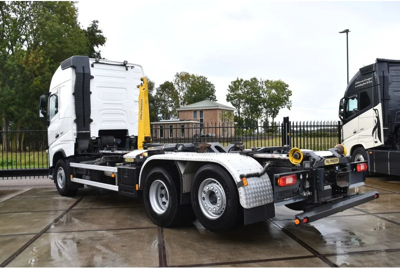 Volvo FH 460 Globe 6x2*4 - HOOKLIFT - 740 TKM - PARK. AIRCO - WHEELBASE: 480 CM - TOP CONDITION - - Camión multibasculante: foto 3 Volvo FH 460 Globe 6x2*4 - HOOKLIFT - 740 TKM - PARK. AIRCO - WHEELBASE: 480 CM - TOP CONDITION - - Camión multibasculante: foto 3