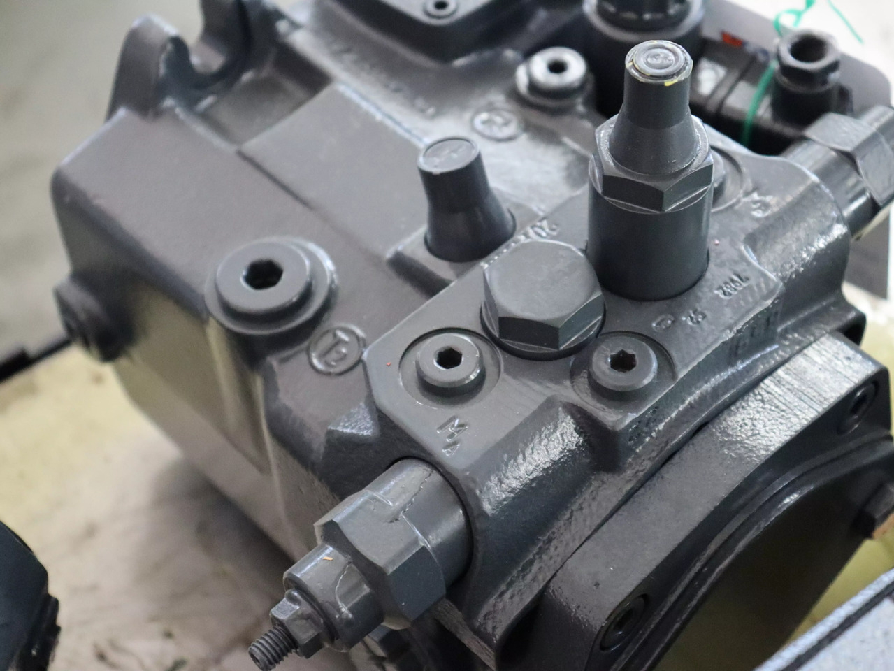 REXROTH A10VG45DA1D2/10R-NSC10F015SH - Bomba hidráulica para Equipo de manutención: foto 3 REXROTH A10VG45DA1D2/10R-NSC10F015SH - Bomba hidráulica para Equipo de manutención: foto 3