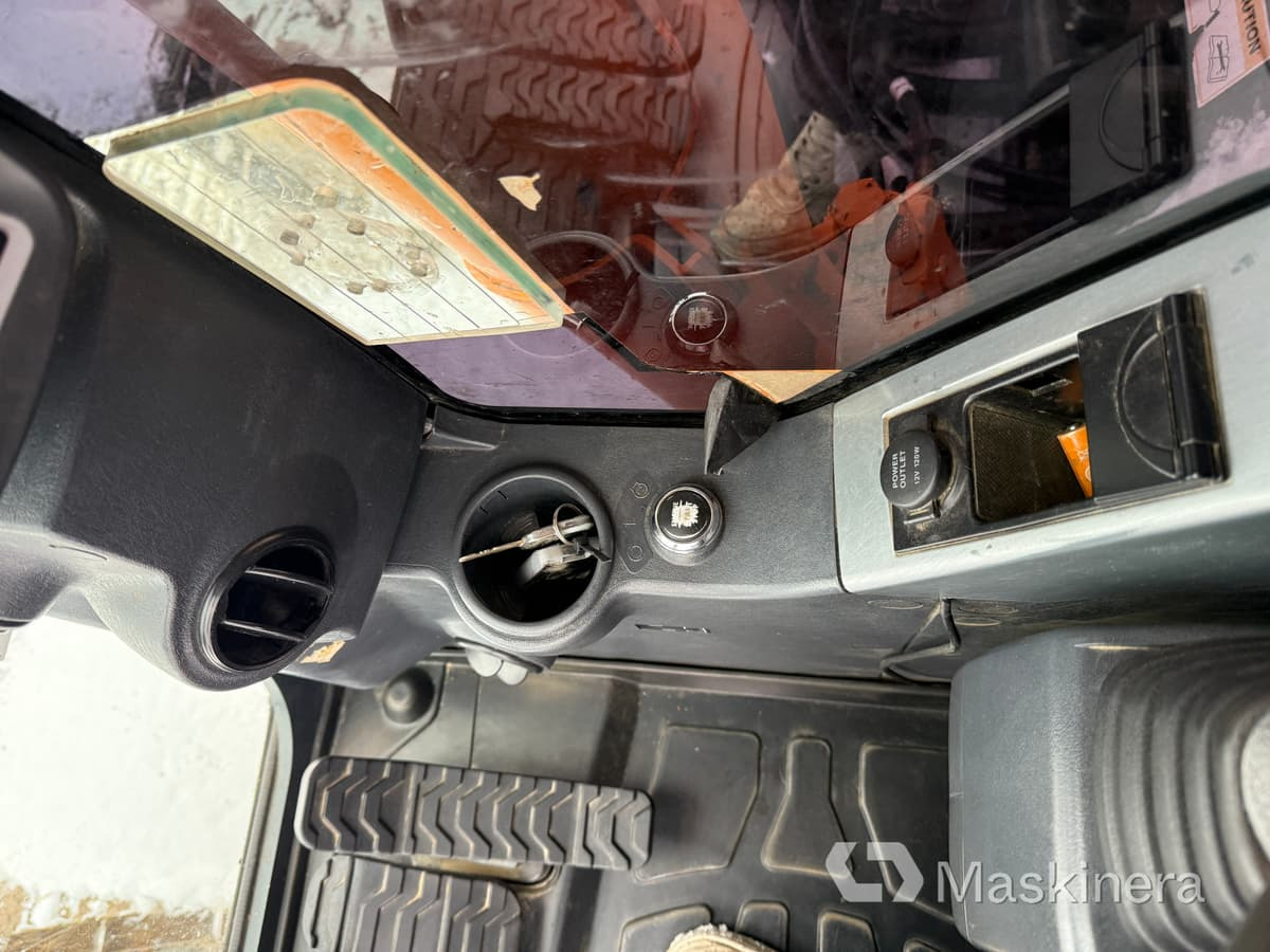 Excavadora de cadenas Grävmaskin Hyundai Robex 300LC-9A: foto 17 Excavadora de cadenas Grävmaskin Hyundai Robex 300LC-9A: foto 17