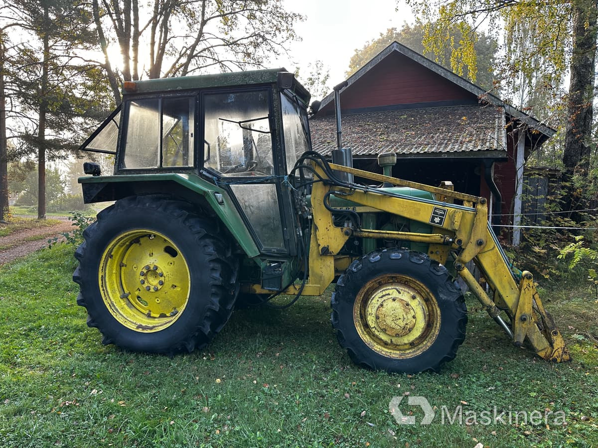 Traktor John Deere 2130 (Rep.objekt) - Tractor: foto 2 Traktor John Deere 2130 (Rep.objekt) - Tractor: foto 2