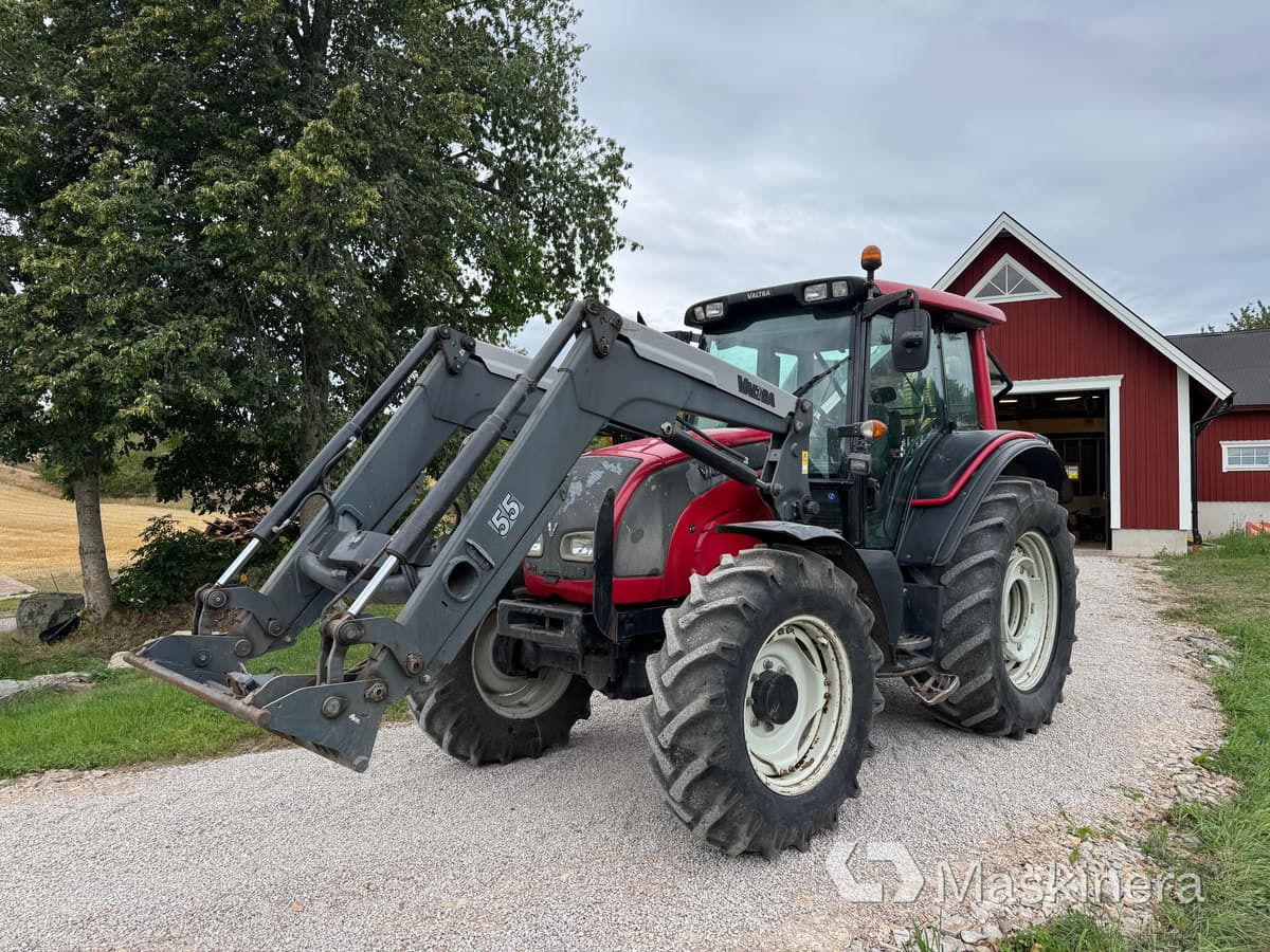 Valtra N121 & Farma CT 6,5-12 Traktor Valtra N121 Advance med frontlastare & Skogskärra Farma T12 - Tractor: foto 2 Valtra N121 & Farma CT 6,5-12 Traktor Valtra N121 Advance med frontlastare & Skogskärra Farma T12 - Tractor: foto 2